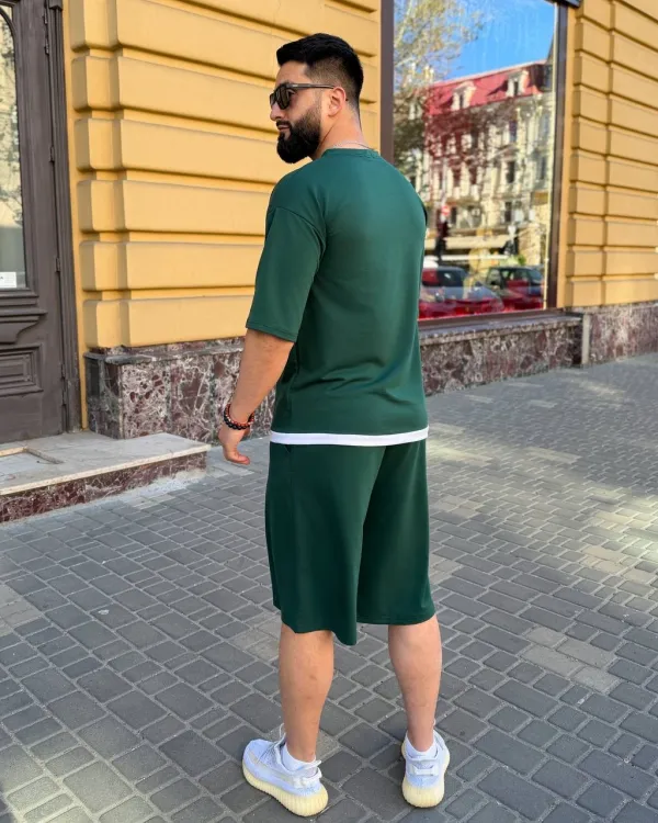 Костюм