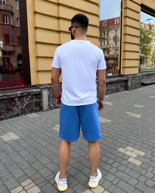 Костюм