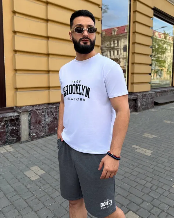 Костюм