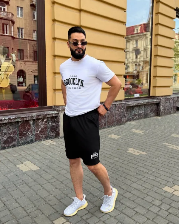 Костюм